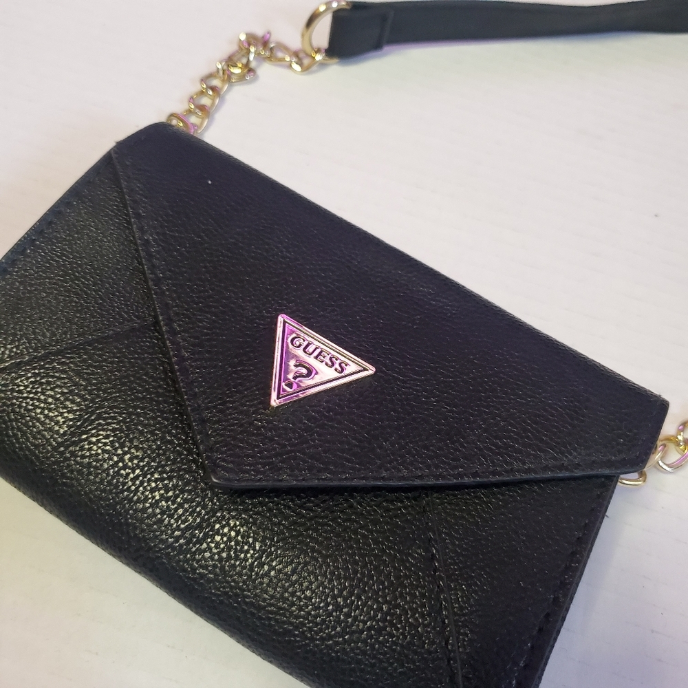 *SOLD* Guess Wallet Chain Crossbody - Picture 4 of 6